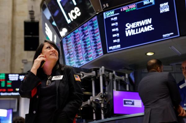 New York Stock Exchand trader